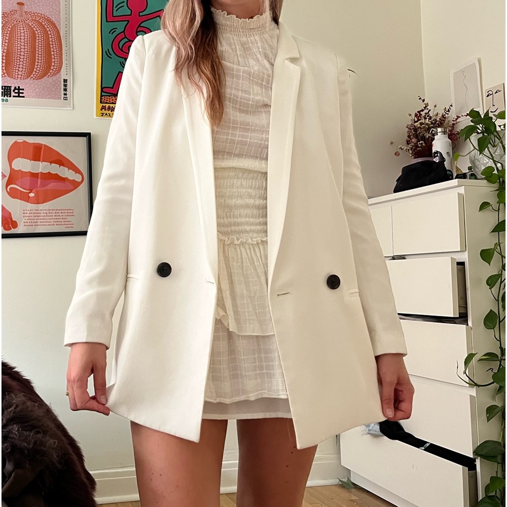 oversized long white blazer